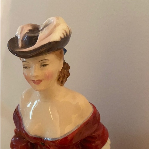 Royal Doulton Accents Antique Royal Doulton Figurine Vivienne